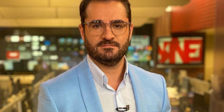 “Não aceitarei”: Marcelo Cosme divulga mensagens homofóbicas de ameaças recebidas em seu perfil no Instagram