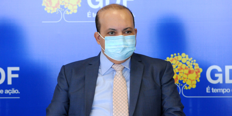 Segunda onda da Covid-19: Governador Ibaneis Rocha decreta novo horário para bares e restaurantes