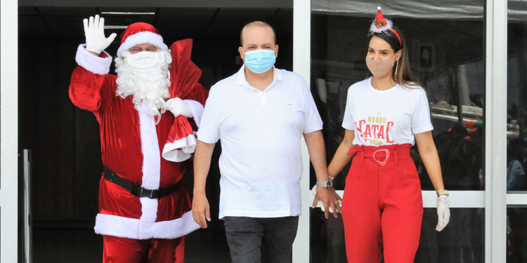 Primeira-dama do DF, Mayara Noronha Rocha, recebeu doações para o ‘Drive-thru Solidário’