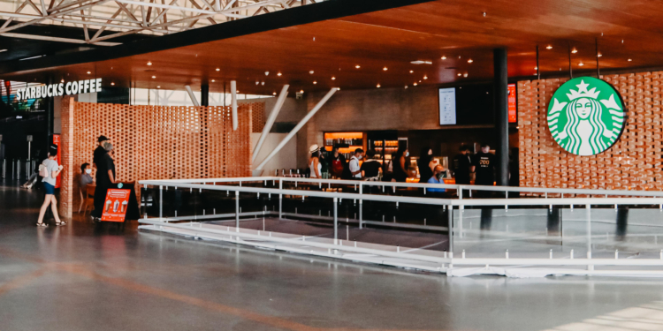 Duas unidades: Starbucks desembarca no Aeroporto de Brasília