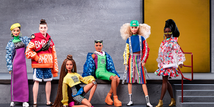 Barbie celebra moda streetwear em linha colecionável