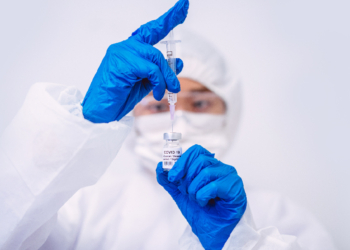 Governador Ibaneis Rocha aprova prazo de 30 dias para plano de vacinação contra a Covid-19 no DF