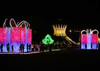 Com cidade iluminada e diversos atrativos, turismo de Brasília ganha força na temporada de férias