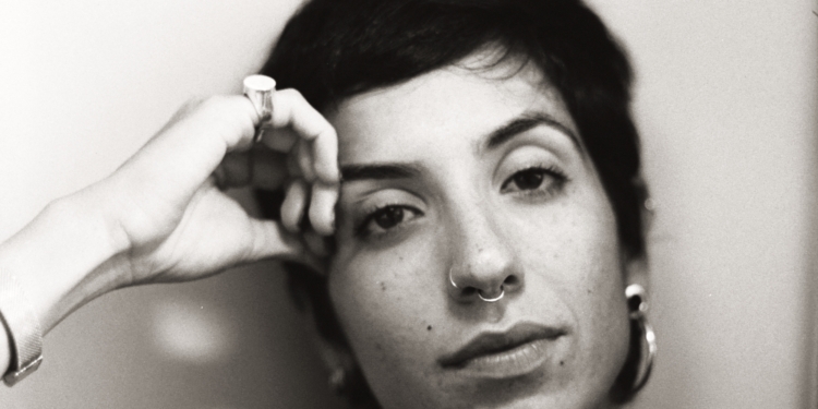 Novo single: cantora brasiliense Lulu Praxedes lança “REC”