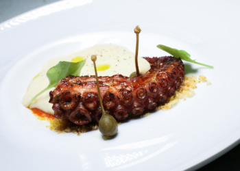 Nove etapas: janeiro chega com novidades no menu degustação do Sagrado Mar