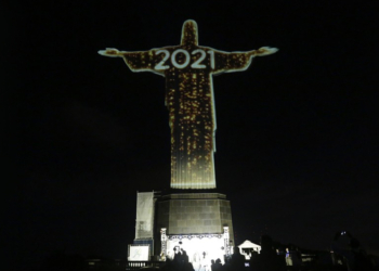 Veja como foi a chegada de 2021 nas principais cidades do mundo