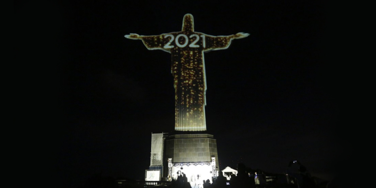 Veja como foi a chegada de 2021 nas principais cidades do mundo