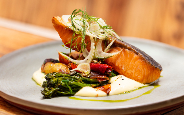 Almoço: Wine Garden oferece menu a partir das 12h de sexta a domingo