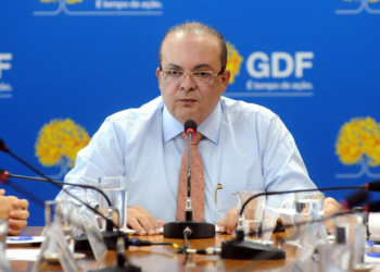 Novo decreto: bares e restaurantes voltam ao horário normal com novas exigências