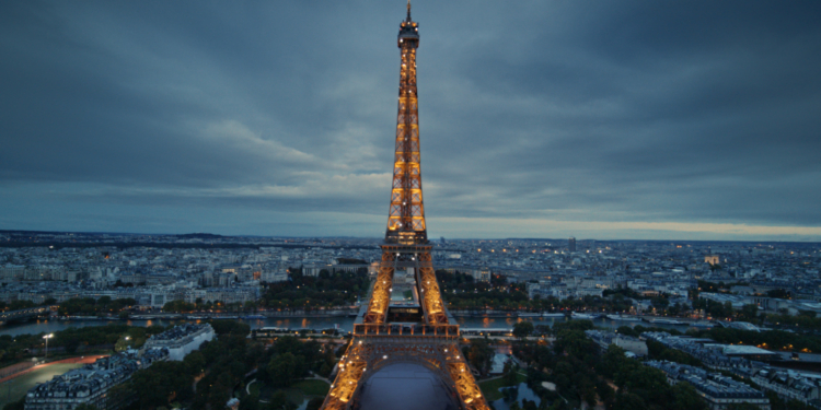 Voo seguro: Air France revela novo vídeo em um passeio musical pelos arredores do país