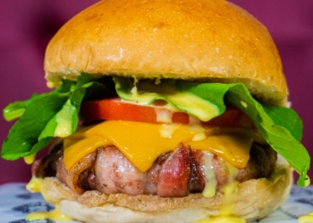 389 Burger lança hamburguer Detroit no cardápio