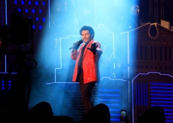 Super Bowl LV: The Weeknd foi a grande atração no show de US$ 7 milhões