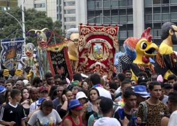 Multa de R$ 20 mil: governador Ibaneis Rocha proíbe blocos e festas de Carnaval no Distrito Federal