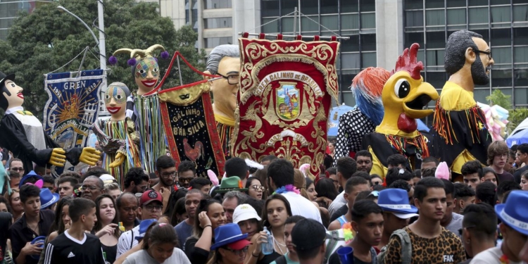Multa de R$ 20 mil: governador Ibaneis Rocha proíbe blocos e festas de Carnaval no Distrito Federal