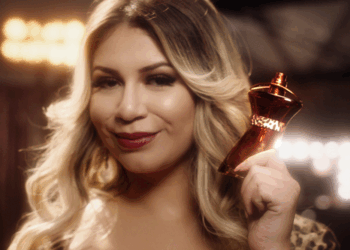 O Boticário dá novo título à Marília Mendonça e traz a Rainha da Glamurência