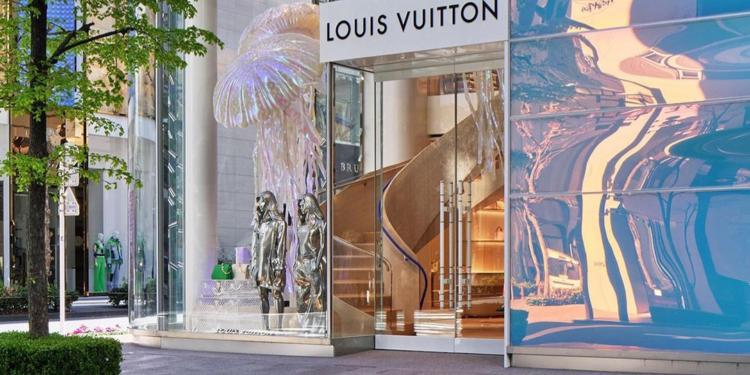 Louis Vuitton reabre loja em Tóquio com nova fachada exclusiva