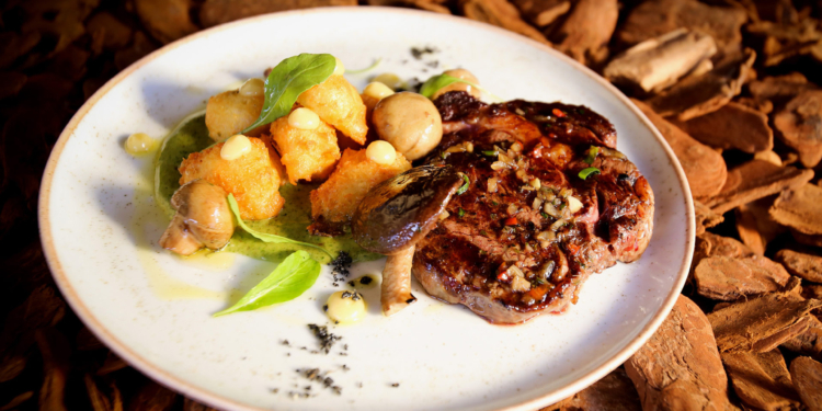 Taypá em casa: premiado restaurante aposta em serviço de delivery e take out