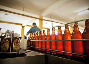 Ambev vai transformar uma cervejaria para produzir e envasar oxigênio para o SUS
