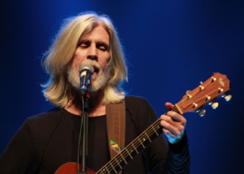 Oswaldo Montenegro faz live em comemoração ao Dia Internacional da Felicidade neste sábado