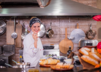Chef brasiliense Leninha Camargo é a nova participante do programa Mestre do Sabor na Rede Globo