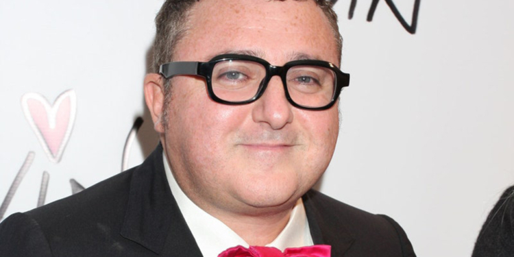 Estilista Alber Elbaz morre aos 59 anos de Covid-19 em Paris