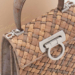 Sustentável: Salvatore Ferragamo apresenta bolsa “Earth Top Handle”