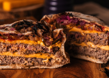 Inforno Burger lança versão com carne dupla