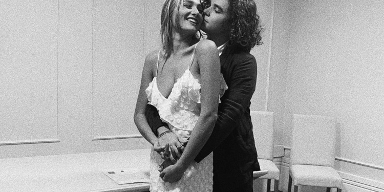 Look moderno: Sasha Meneghel se casa com o cantor João Figueiredo