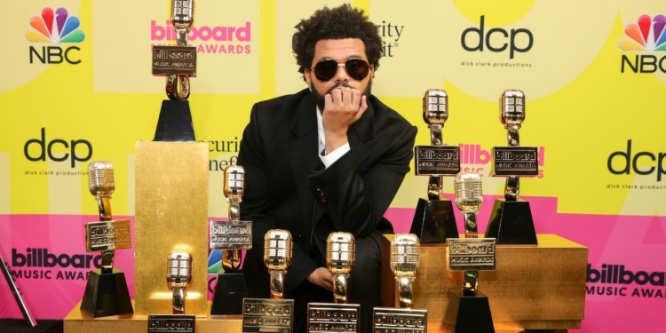 Billboard Music Awards 2021: The Weeknd leva dez prêmios. Veja os vencedores
