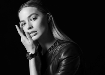 Margot Robbie é o novo rosto do relógio Chanel J12