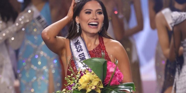 Miss Universo: Mexicana Andrea Meza leva a coroa na 69ª edição do concurso. Brasil fica em 2º lugar.