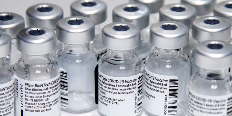 Covid-19: Ministério da Saúde distribui 2,3 milhões de doses da vacina da Pfizer