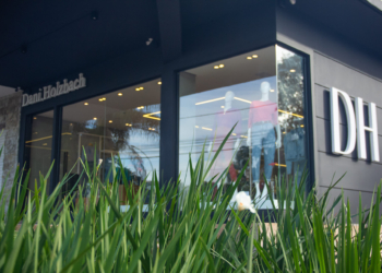 Dani.Holzbach recebe joalheira Juliana Lobão com novidades para o Dia dos Namorados