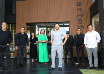 Tour Artefacto Brasília: Ator Gabriel Braga Nunes fotografa nos ambientes da Mostra 2021