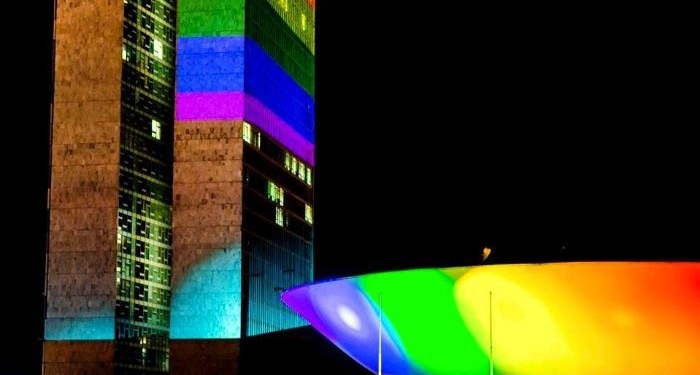 Rainbow: Coletivo LGBT cria campanha online para iluminar o Congresso Nacional