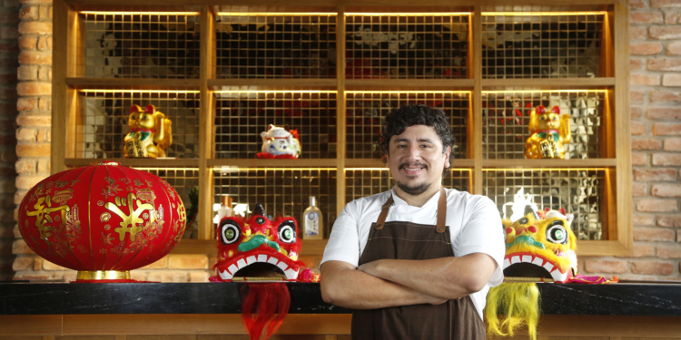 Chef Marco Espinoza inaugura Cantón Peruvian & Chinese Food no Brasília Shopping