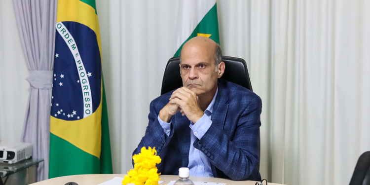 Vice-governador decreta isenção de ICMS em mais de 80 remédios para tratamento do câncer