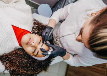 Brow Lamination: clínica Ludmila Bonfim Beauty Academy oferece técnica de preenchimento nas sobrancelhas