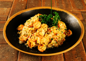 Vila Cinco tem pratos com camarão a partir de R$ 39,90