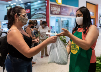 Projeto ‘Nossa Horta’ do JK Shopping distribui hortaliças em ações sociais