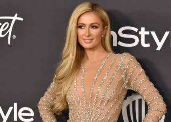 40 anos: Paris Hilton revela que nunca aplicou botox