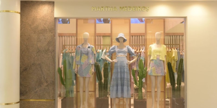 Martha Medeiros inaugura loja com projeto especial no Iguatemi São Paulo