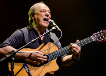 Toquinho se apresenta com o Clube do Choro no VIBRAR