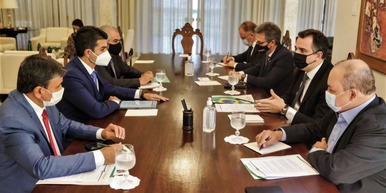 Ibaneis Rocha participa de reunião com Rodrigo Pacheco sobre vacinação nos estados
