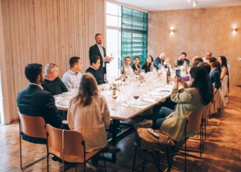Moët & Chandon realiza almoço em celebração ao Dia do Sommelier
