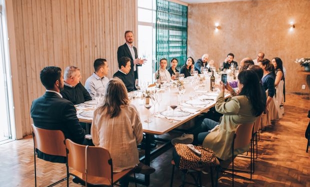 Moët & Chandon realiza almoço em celebração ao Dia do Sommelier