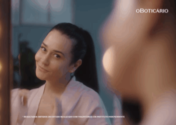 O Boticário: Alessandra Negrini protagoniza campanha da linha Botik Ácido Glicólico