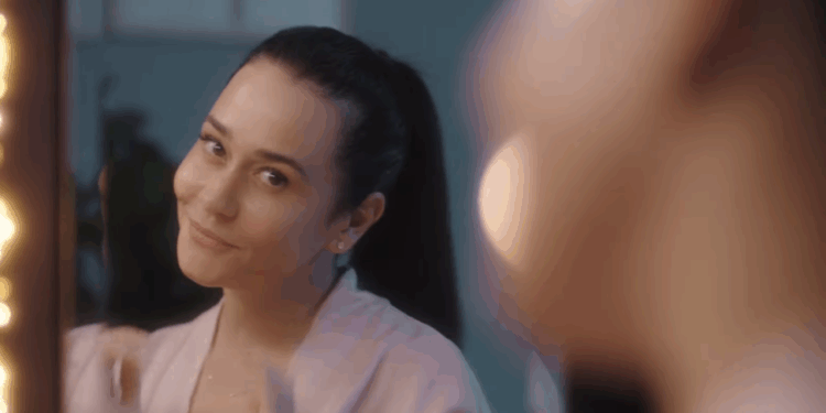 O Boticário: Alessandra Negrini protagoniza campanha da linha Botik Ácido Glicólico