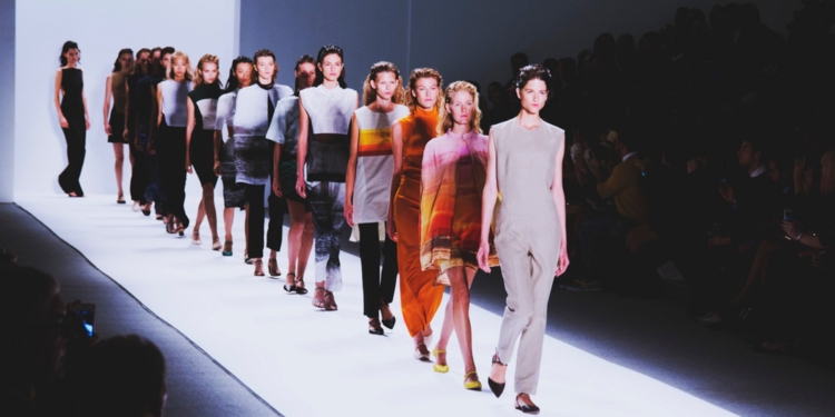 Presencial: New York Fashion Week volta a apresentar desfiles ao vivo