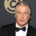 Ator Alec Baldwin atira acidentalmente e mata diretora de fotografia em set de filmagem